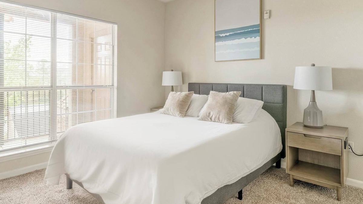Southbelt/Ellington Apartment | Landing | Chic 2BD, Game Room, Gym
