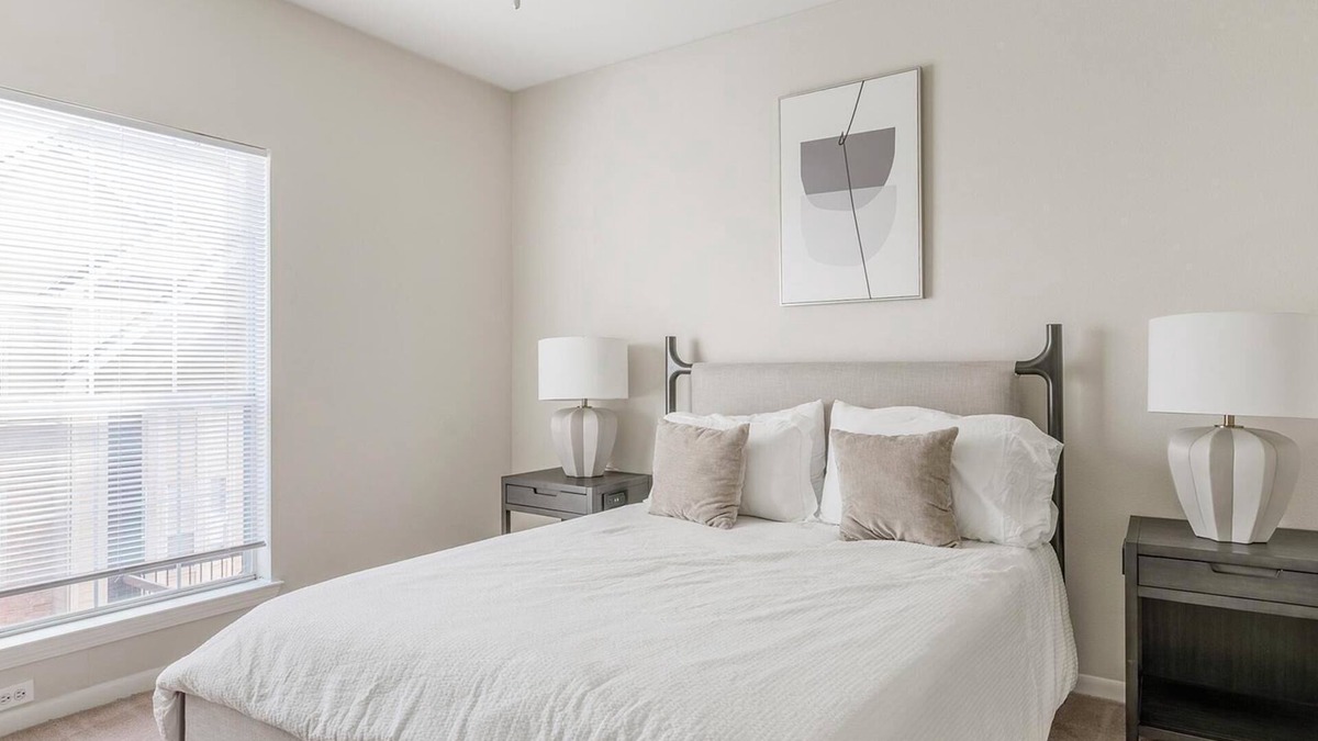 Southbelt/Ellington Apartment | Landing | Chic 2BD, Gym, Clubhouse