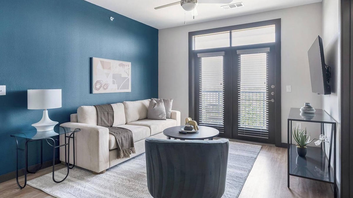Buda Apartment | Landing | Chic 2BD in Brooks Crossing