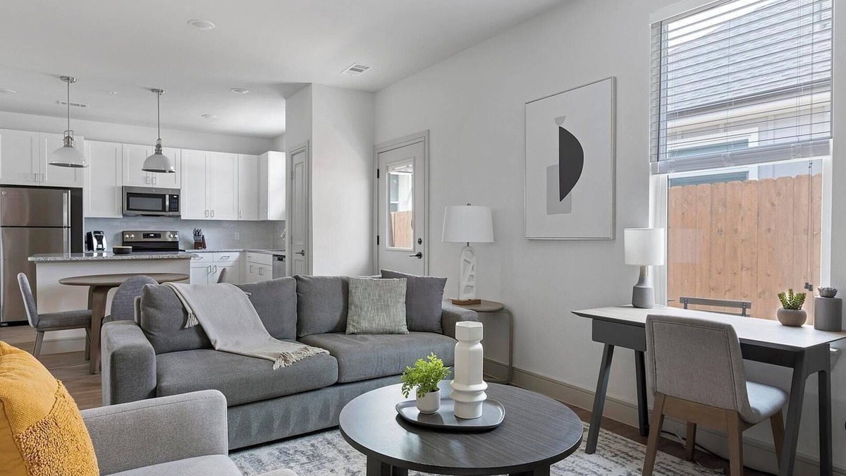 Tarrant County Apartment | Landing | Chic 2BD, Yoga Studio, Pool