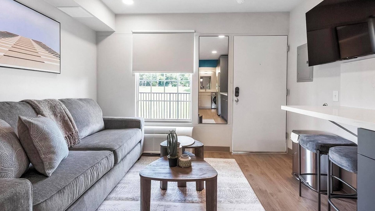 Hermitage Apartment | Landing | Chic Studio in Downtown Hermitage