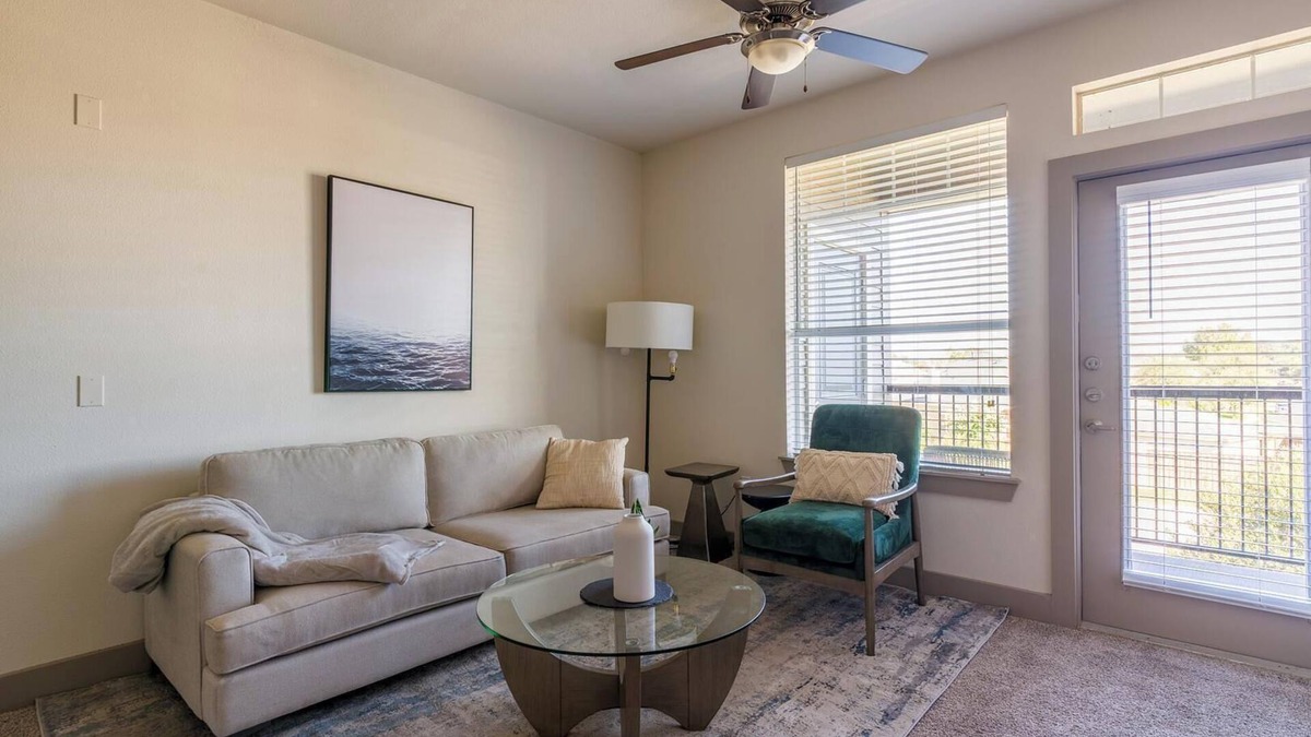 Spring Apartment | Landing | Incredible 1BD, Gym, Pool