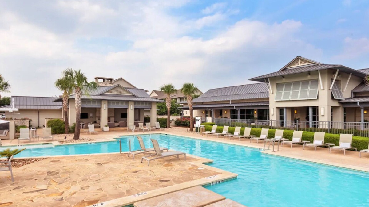 Buda Apartment | Landing | Incredible 2BD, Yoga Studio, Clubhouse