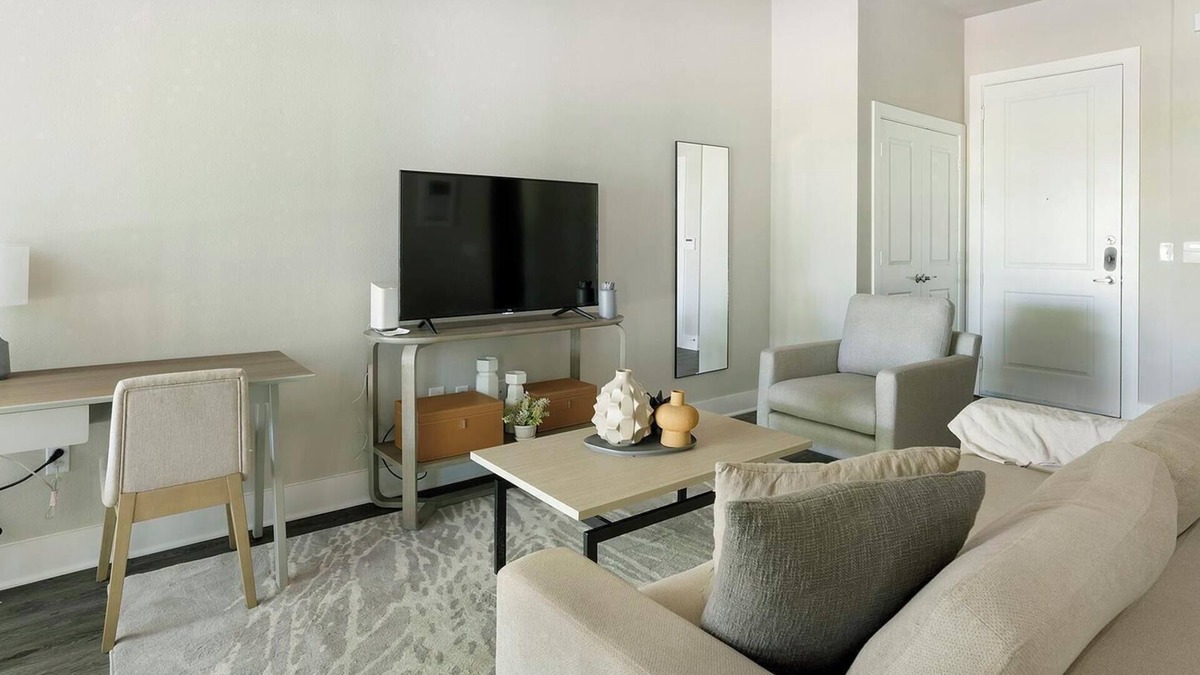 Nassau Bay Apartment | Landing | Incredible 1BD, Gym, Pool