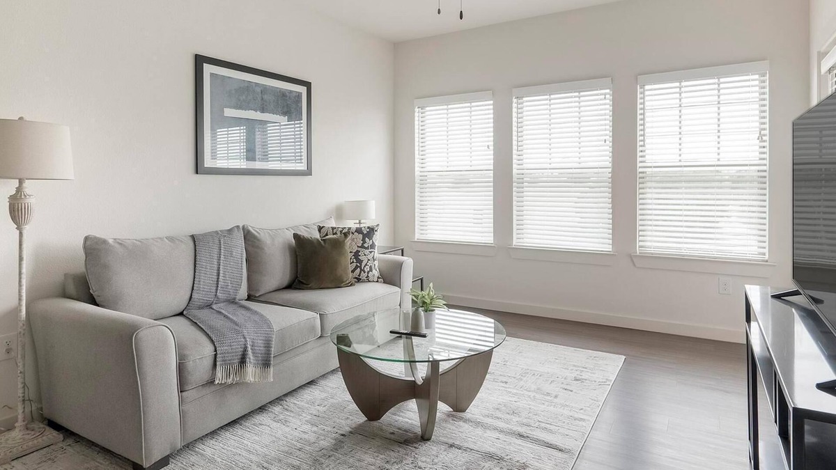 River Ranch Apartment | Landing | Modern 1BD, Gym, Clubhouse