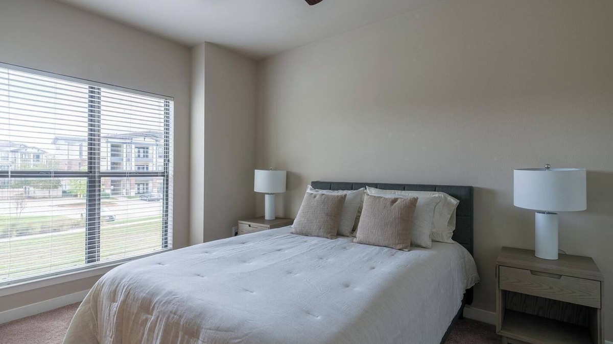 Katy Apartment | Landing | Modern 1BD, Pool, Courtyard