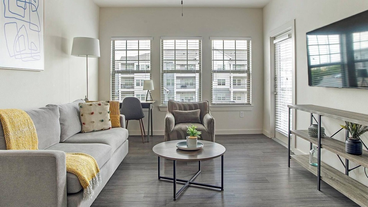 River Ranch Apartment | Landing | Modern 1BD, Gym, Clubhouse