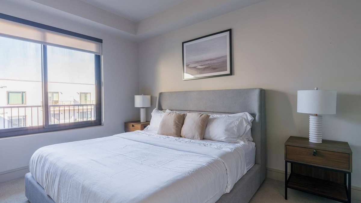 Houston Apartment | Landing | Modern 2BD, Pool, Tennis Court