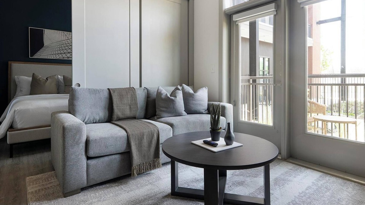 MLK Apartment | Landing | Modern Studio, Yoga Studio, Gym