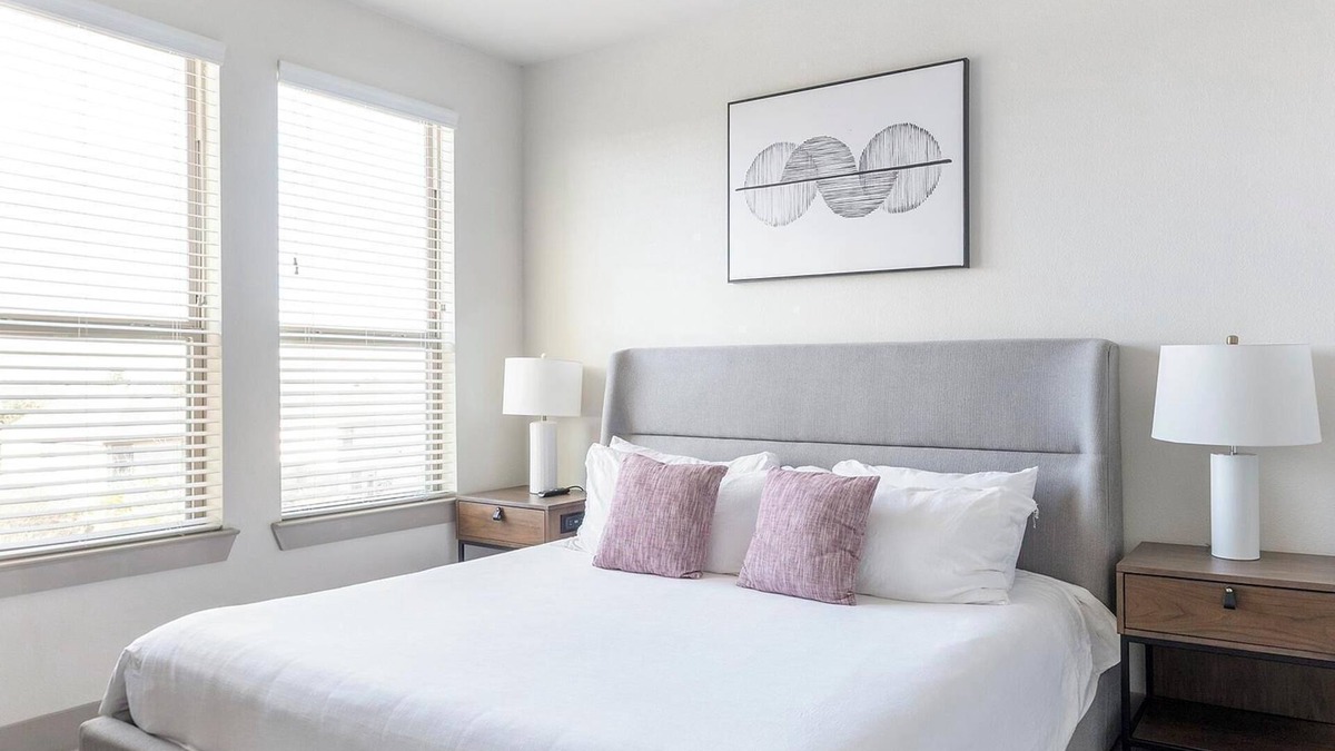 Manor Apartment | Landing | Spectacular 1BD, Courtyard, Pool