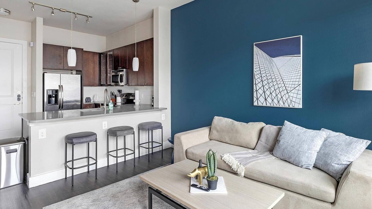Old East Dallas Apartment | Landing | Spectacular 1BD, Gym, Yoga Studio
