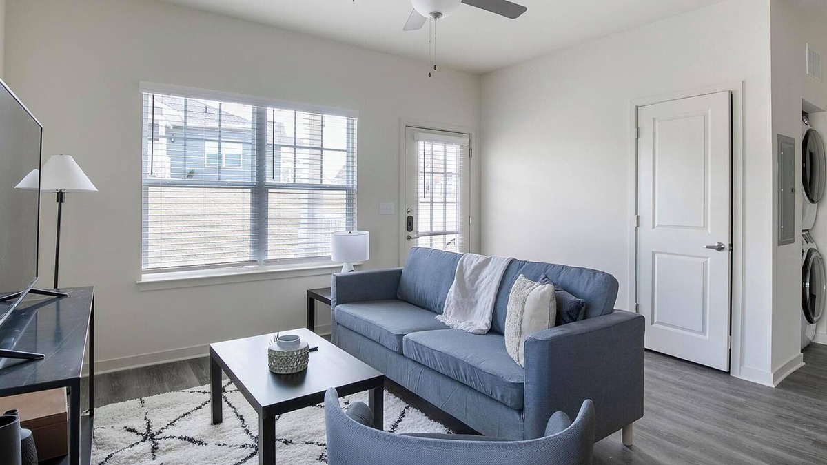 Fort Worth Apartment | Landing | Spectacular 1BD, Pool, Gym