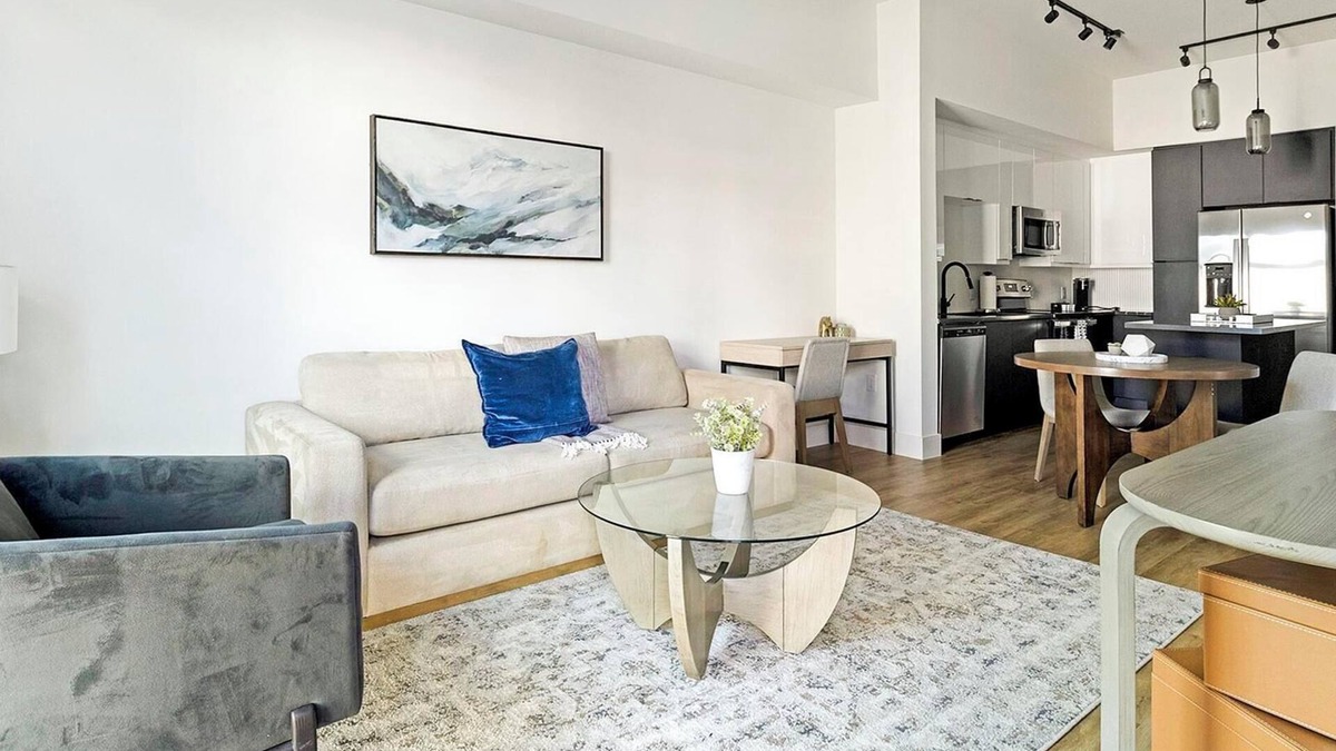 Providencia Park Apartment | Landing | Stunning 1BD, Pool, Clubhouse