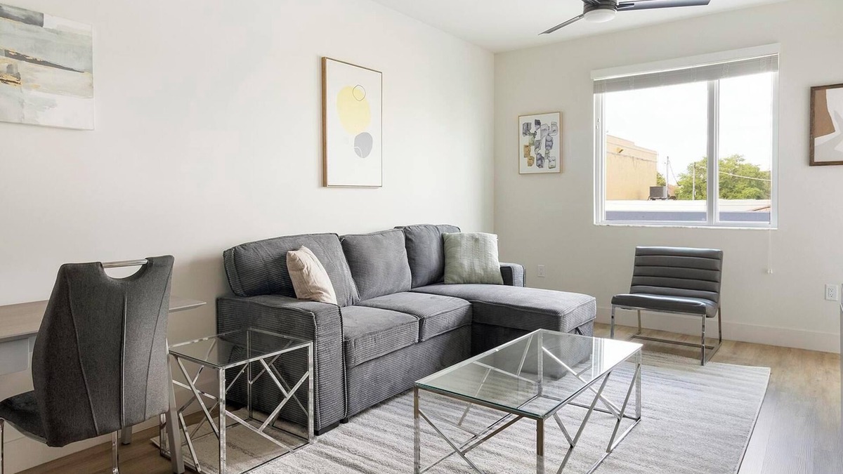 Providencia Park Apartment | Landing | Stunning 1BD, Yoga Studio, Gym