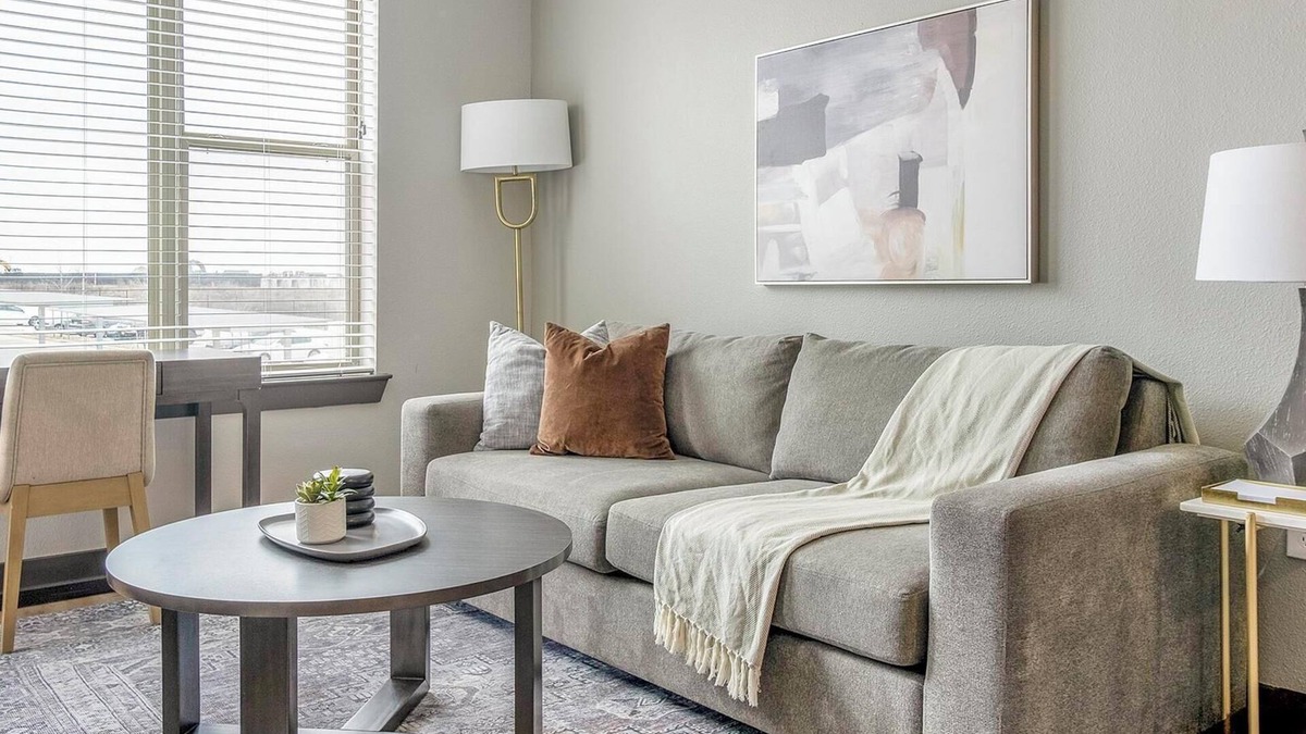 Buda Apartment | Landing | Stunning 1BD in Kyle