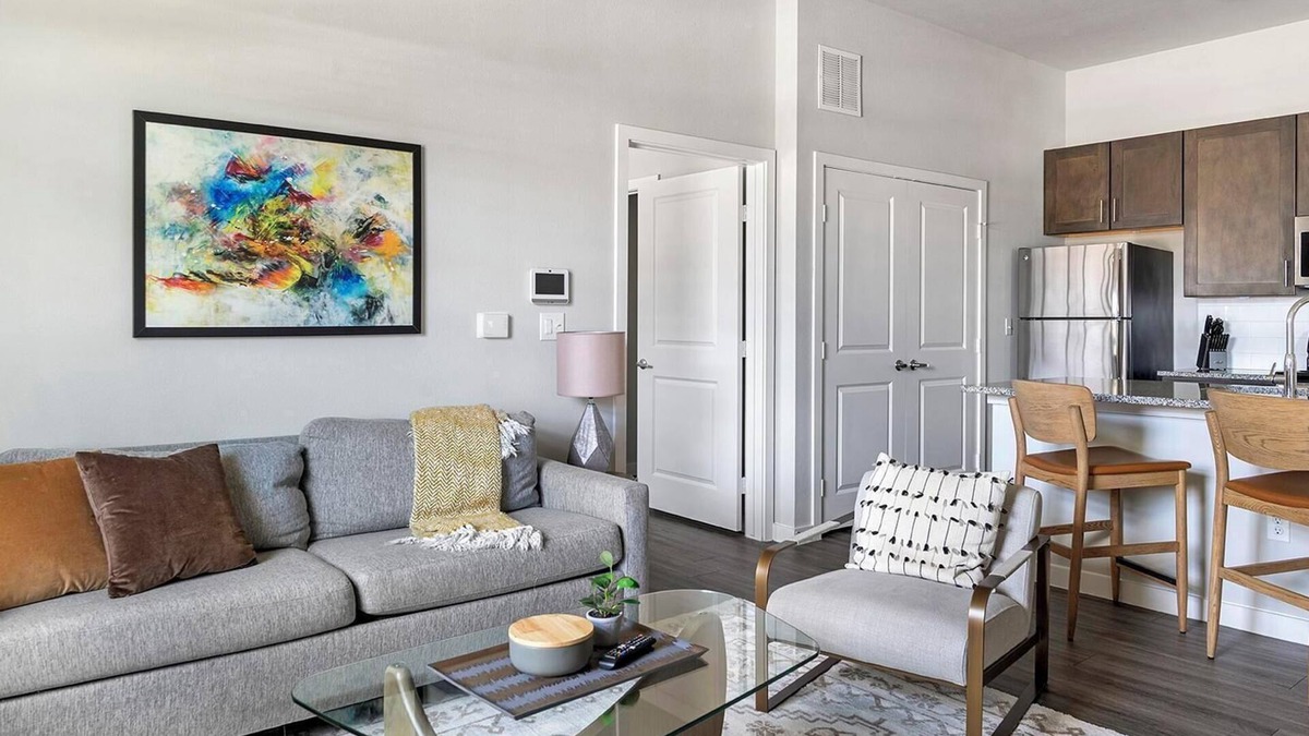 Dallas Apartment | Landing | Stunning 1BD, Pool, Gym