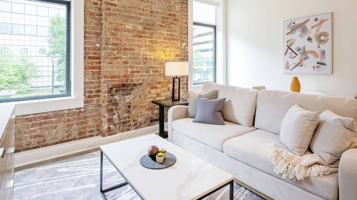 Berryessa Apartment | Landing | Stunning 1BD in Five Points South
