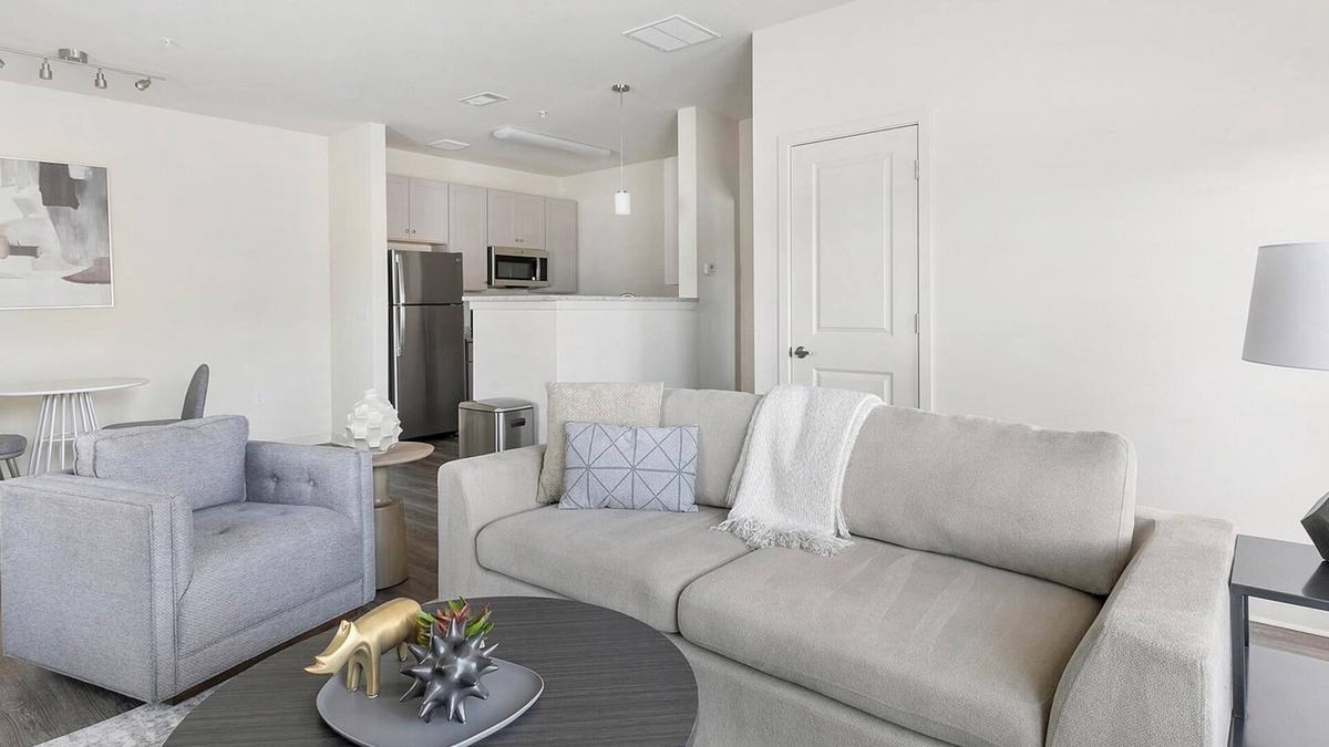 Fort Worth Apartment | Landing | Stunning 1BD, Pool, Gym