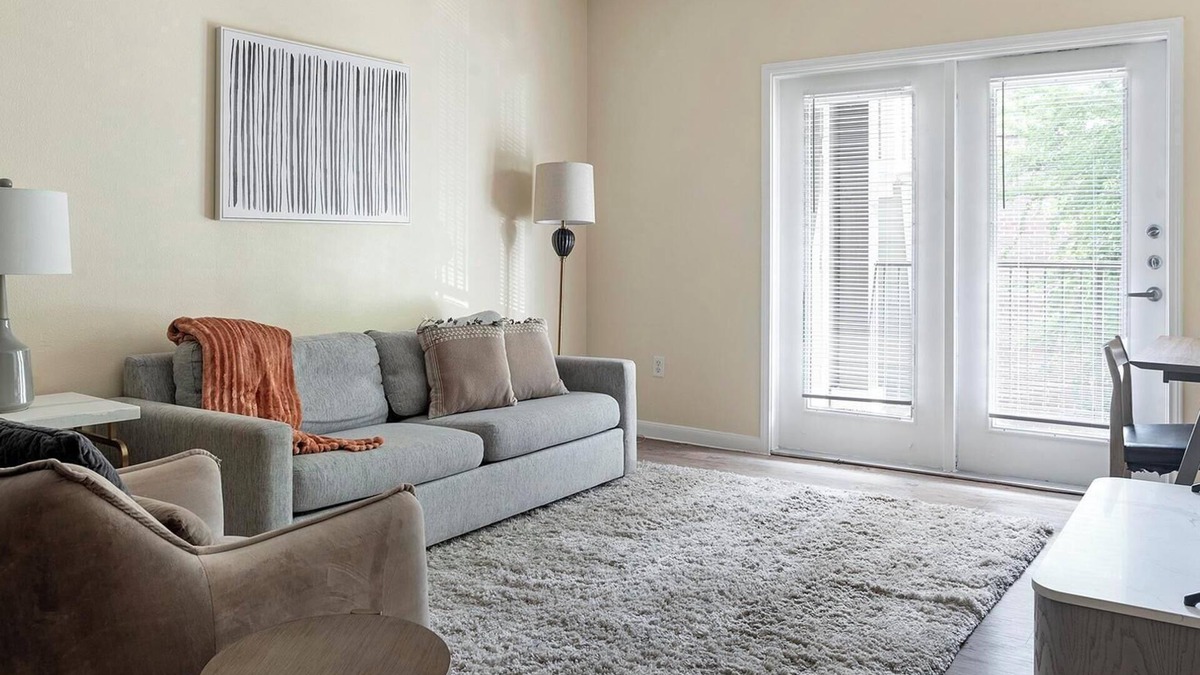 Sweetbriar Apartment | Landing | Stunning 2BD, Clubhouse, Courtyard
