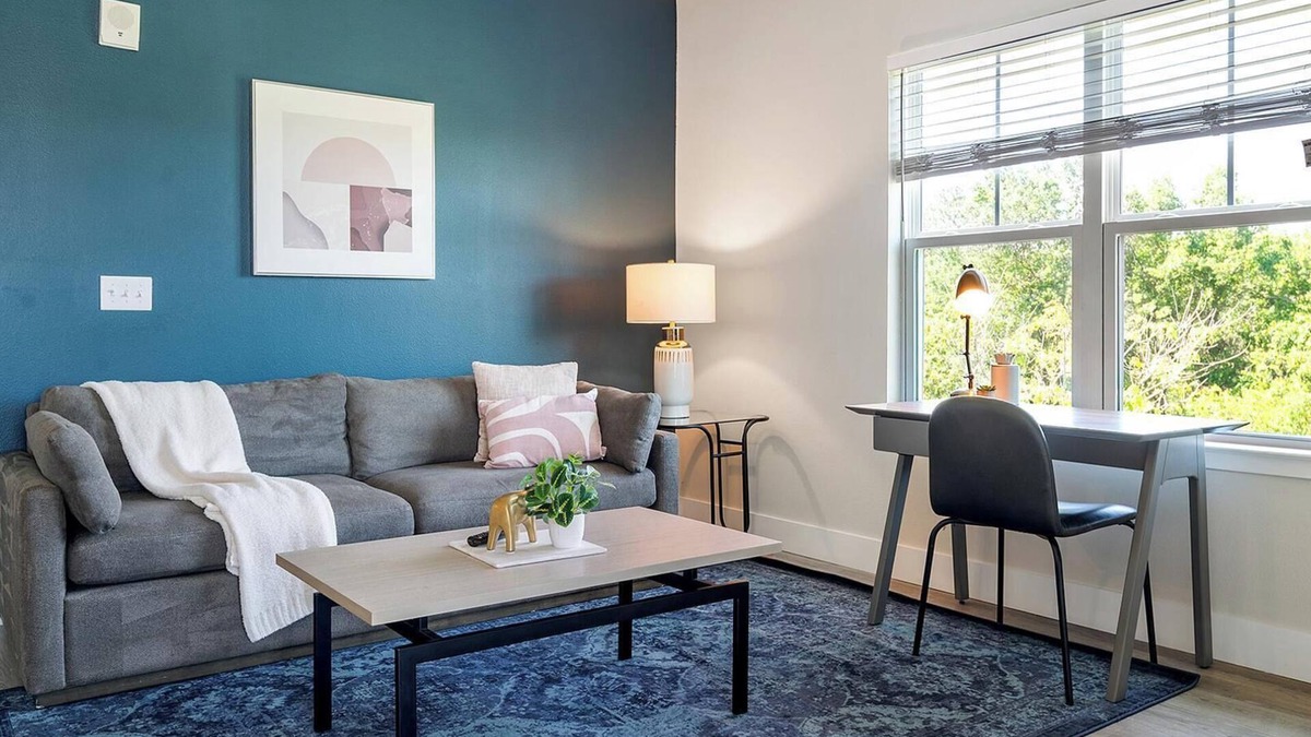 Southeast Orlando Apartment | Landing | Stunning 2BD, Gym, Pool