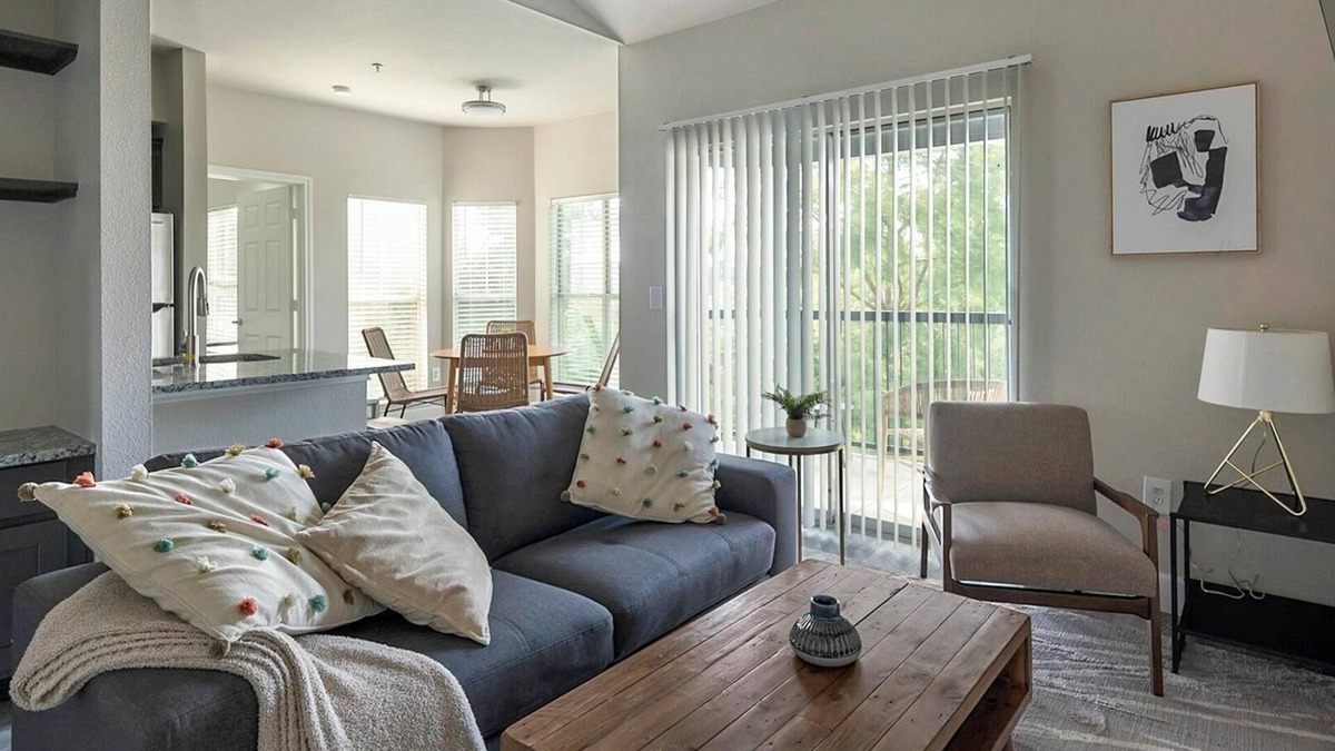 Richmond Apartment | Landing | Stunning 2BD, Pool, Clubhouse