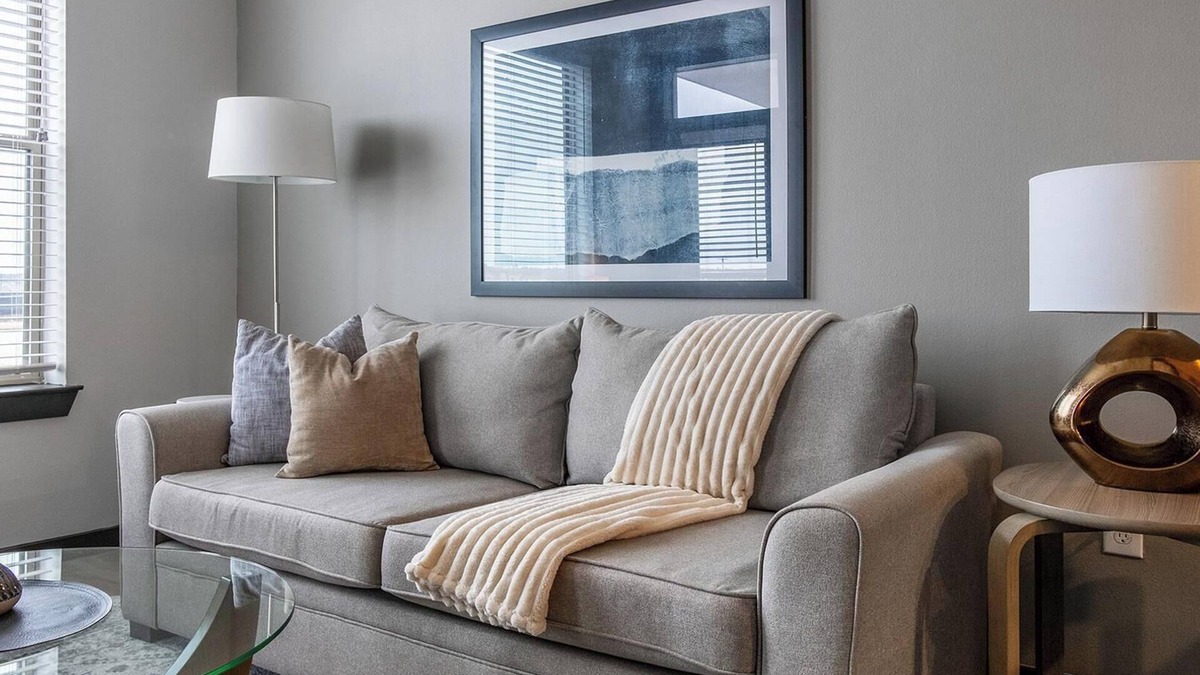 Buda Apartment | Landing | Stylish 1BD in Brooks Crossing