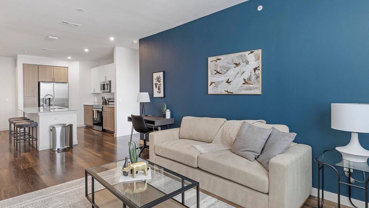 Fate Apartment | Landing | Stylish 2BD, Gym, Pool