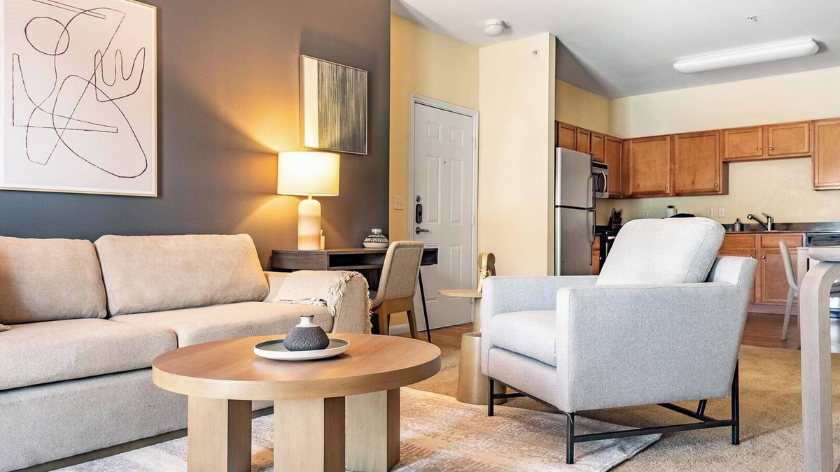 Sweetbriar Apartment | Landing | Stylish 2BD, Gym, Courtyard