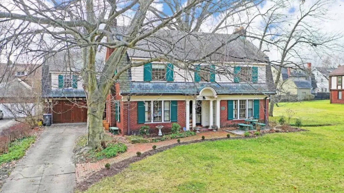 Youngstown Apartment | Landis house