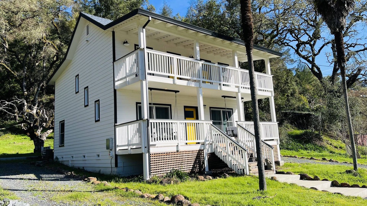 Hacienda Other | ~ Landmark 1857 Farmhouse ~ Hot Tub ~ across from Sunset Beach ~ Pet Friendly ~
