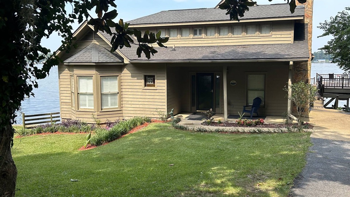 Cordele House | Landmark Lodge - Lake Blackshear - minutes from Ga Veterans State Park!