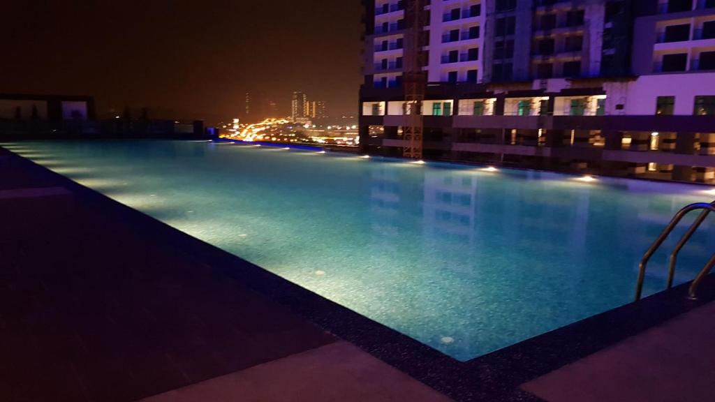 Kampung Bukit Dukong Apartment | Landmark Residence Sungai Long High Speed Internet near TAR College MRT