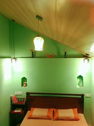 Landour Apartment | Landour Apartment Beauty and Charm Kothri- Summer n Snow