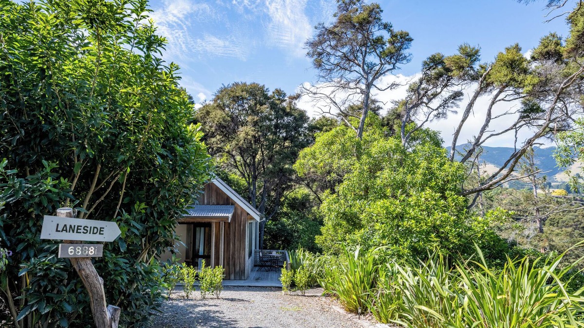 Akaroa House | Laneside - Akaroa Holiday Cottage