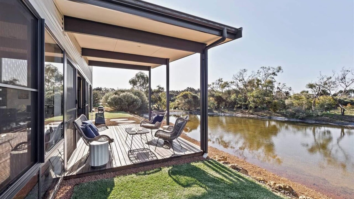 Wilyabrup House | Lang Chalet Vineyard Bliss on the Waterfront