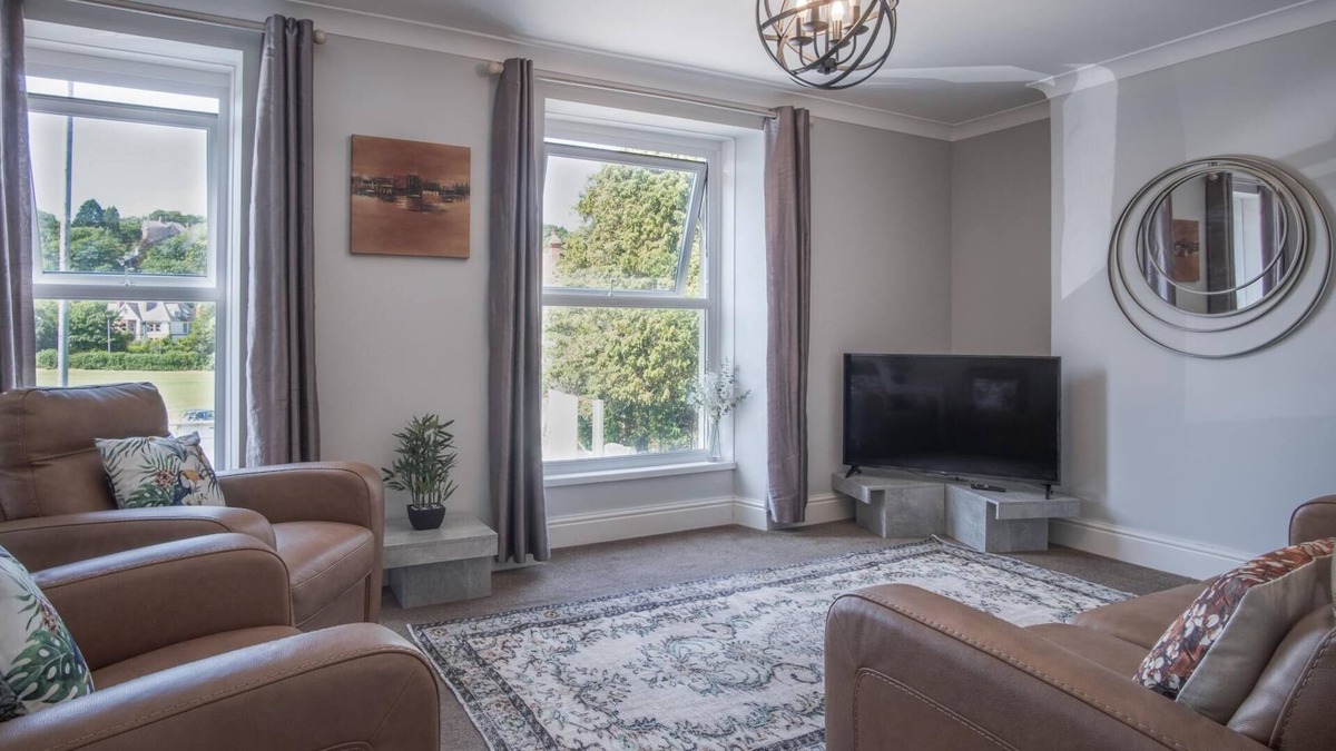 Mumbles House | Langland Road - 2 Bedroom Town House - Mumbles