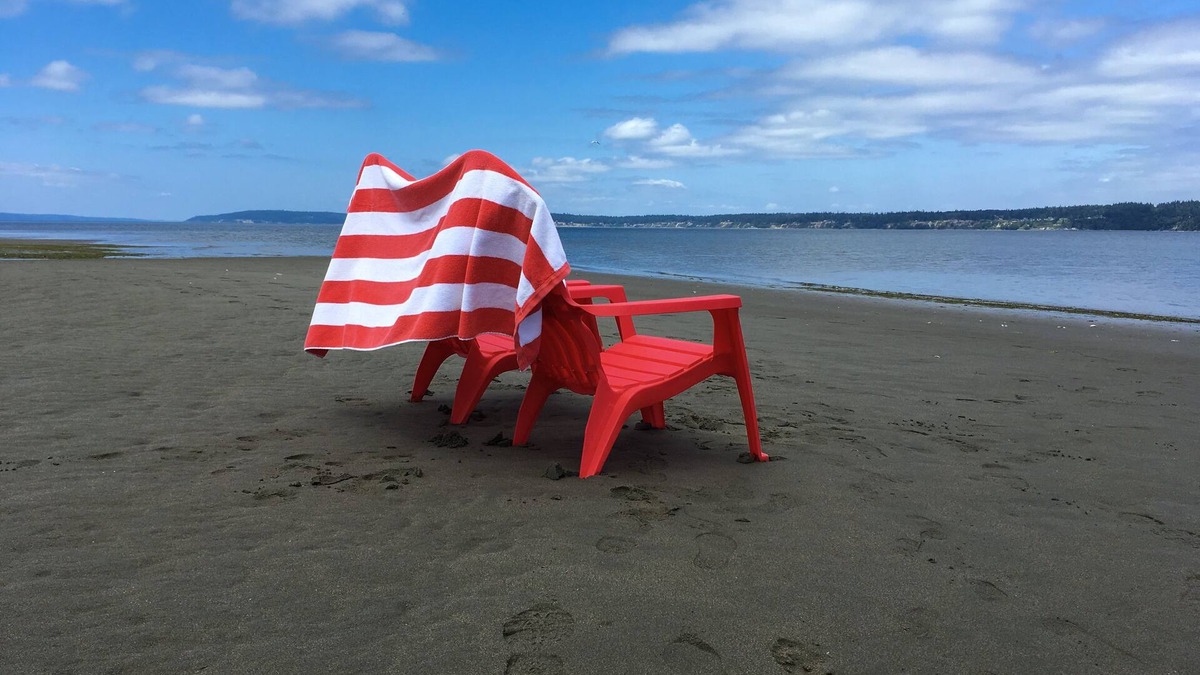 Langley House | Langley Beach House - 5 bedroom waterfront home in downtown Langley!