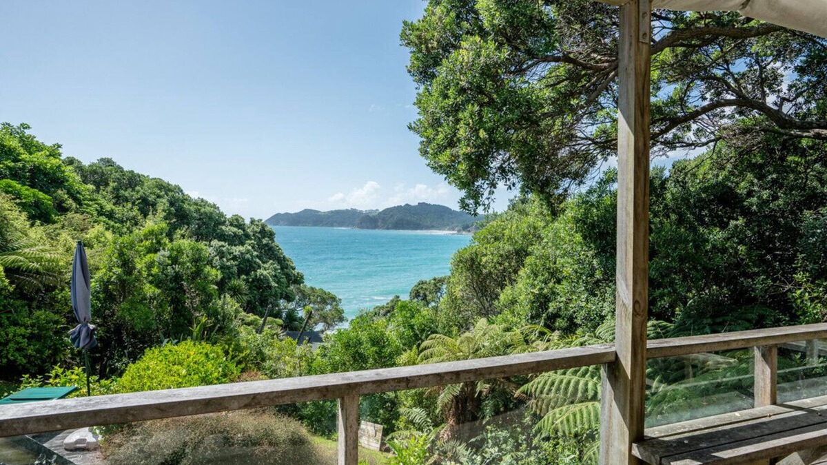 Waipu Cottage | Langs Hideaway - Langs Beach Holiday Home