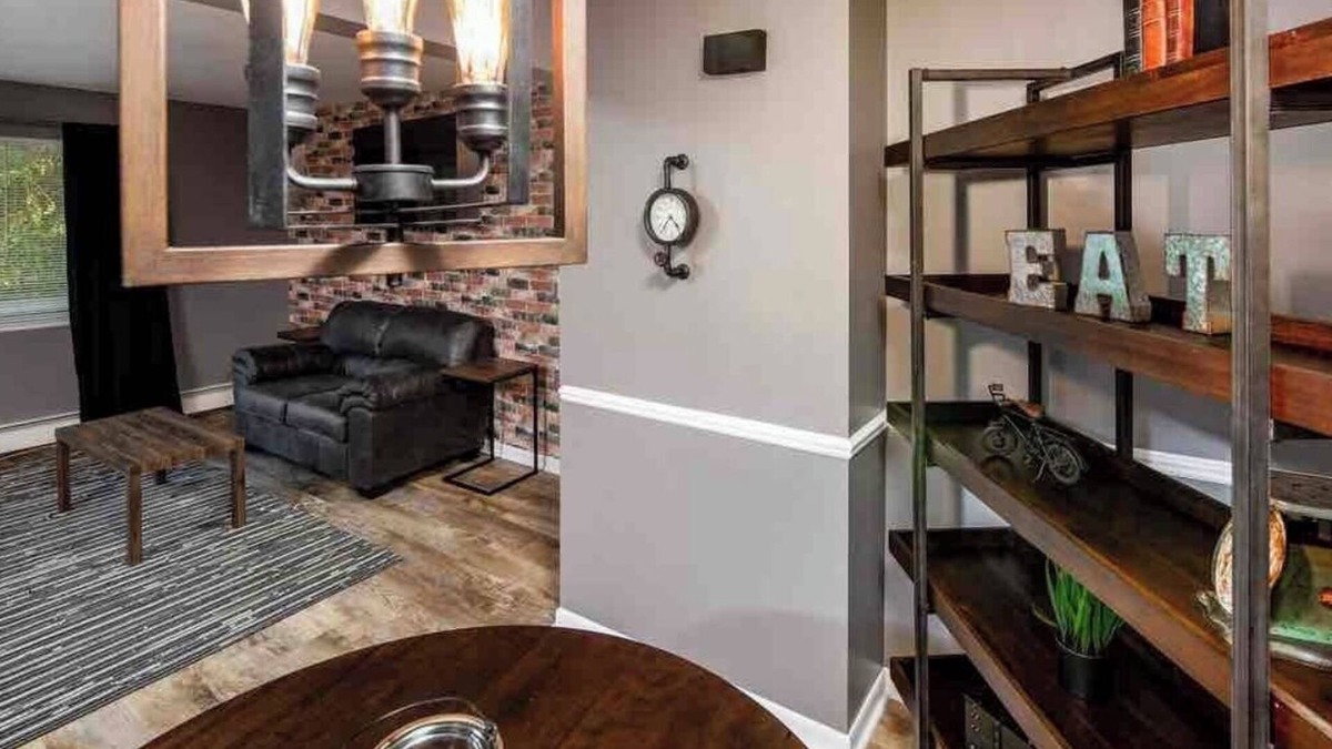 Glendora Apartment | Lansing Layover #9 | Urban Hideaway
