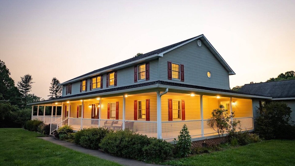 Lansing House | Lansing Orchard · Sleeps 29, 8300 sq ft house, 6 acres, stocked pond