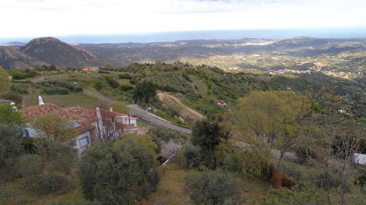 Lanusei Apartment | Lanusei, beautifully situated apartment in villa. WiFi, air conditioning.