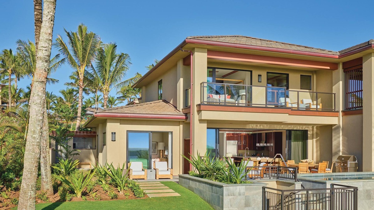 Foster Village House | Laola 3-Bdrm Townhouse,Private Location,Swimming Pool & Carport,Panoramic Views