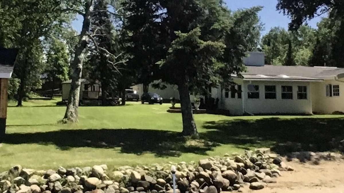 Side Lake House | Lap of Luxury on Little Sturgeon