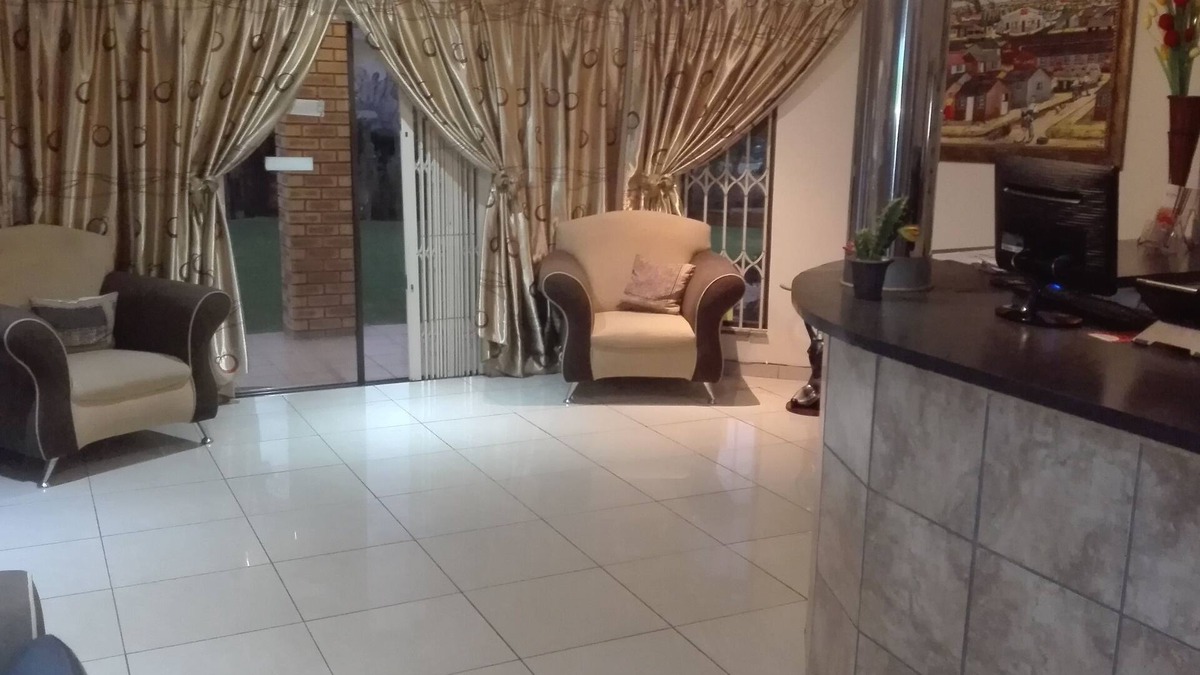 Daveyton House | Lapeng Village