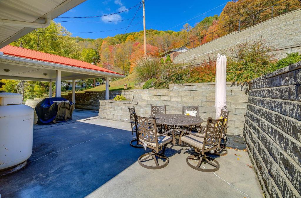Norton House | Laptop-Friendly Appalachian Mountain Retreat!
