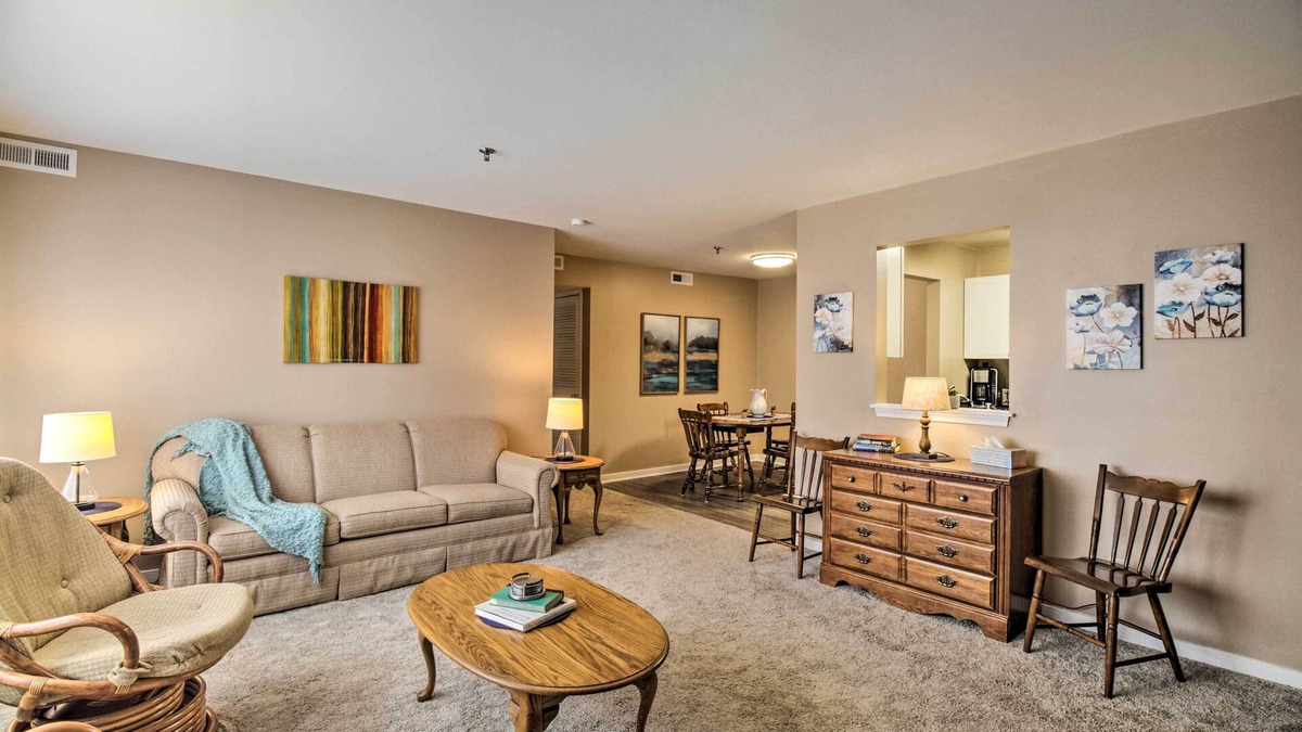 Lexington Condo | Laptop-Friendly Lexington Condo w/Free WiFi