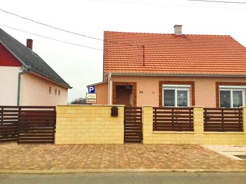 Kisvarda Apartment | Lara Apartman