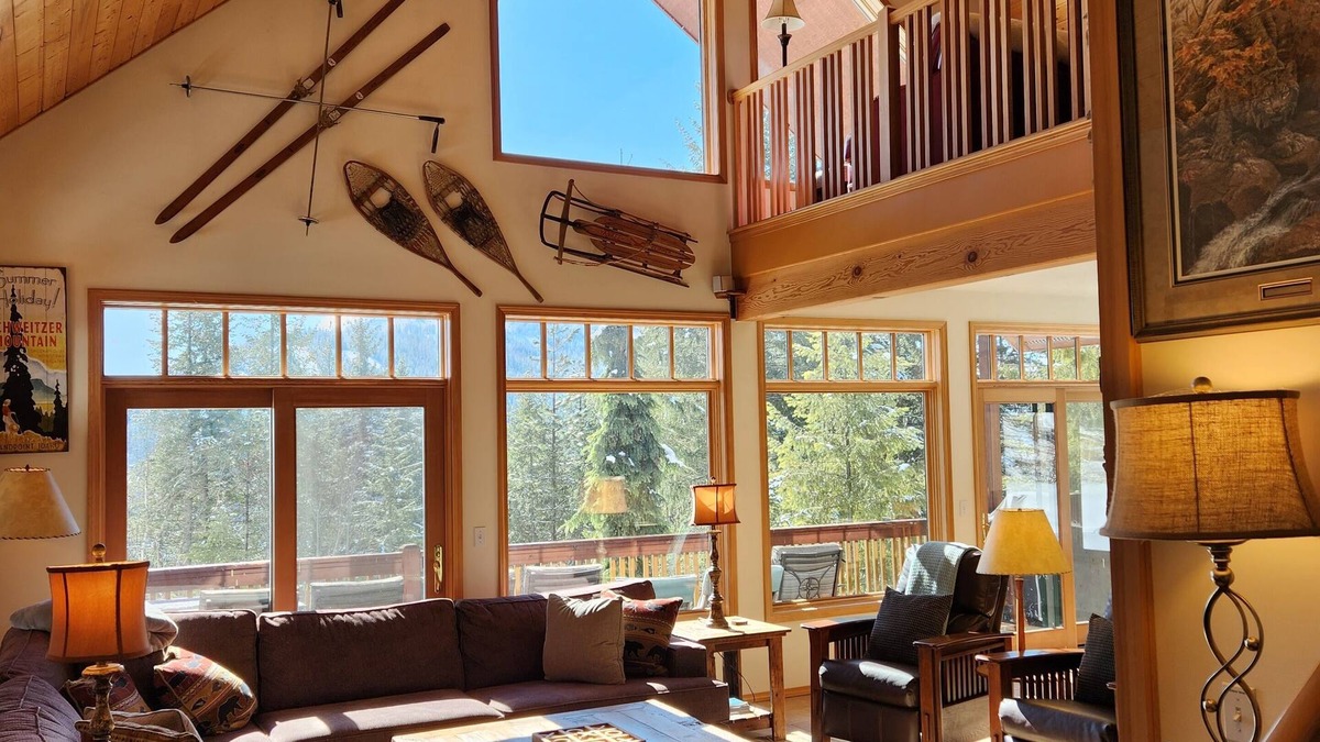 Sagle House | Larchwood Lodge with Lake View, Salt WaterHot Tub and Hiking Trails on 20 acres