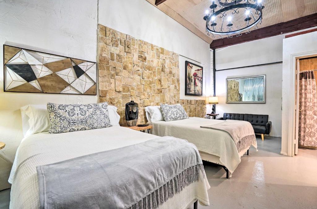 Western Division Apartment | Laredo Vacation Rental - Minutes From Attractions!