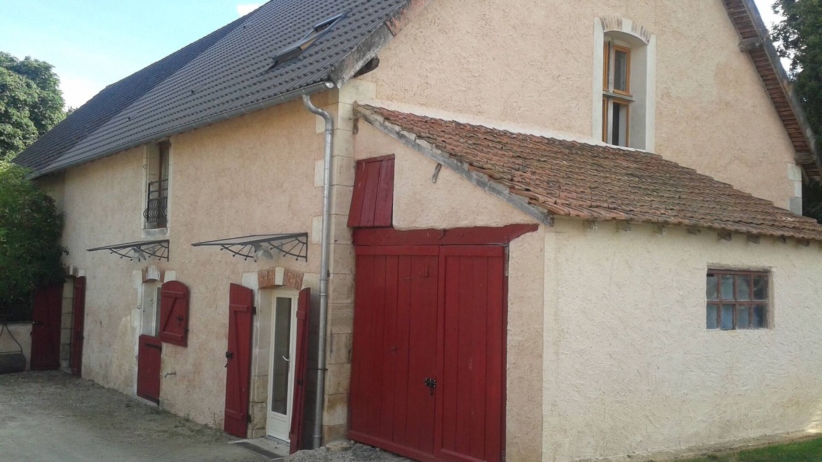Saint-Hilaire-en-Lignieres House | Large gîte for large families or friends, with piano and table soccer.